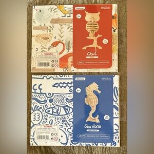 2 wooden puzzles - figurines